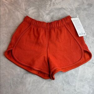 NWT Lululemon Scuba Mid-Rise Oversized Short 3" Orange Size XS